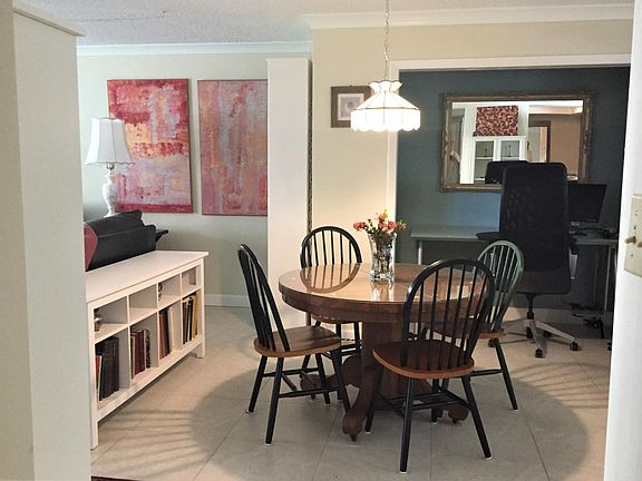 Dining & desk alcove.