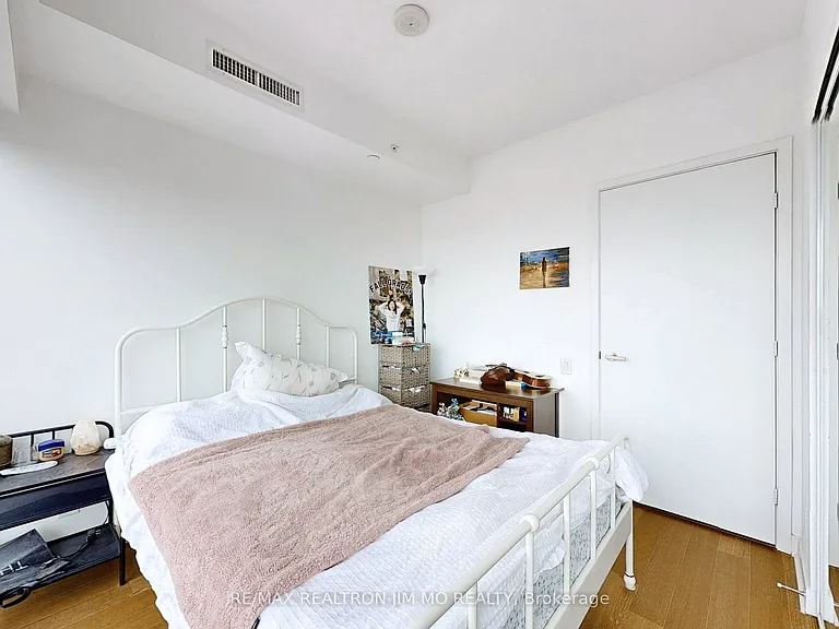 15 Grenville St #3503 — Photo 21