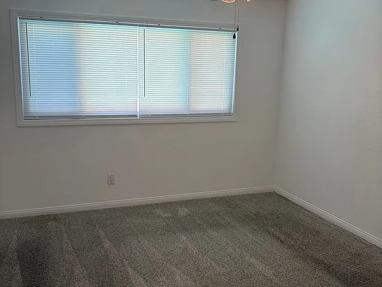 1118 Zircon St — Photo 18