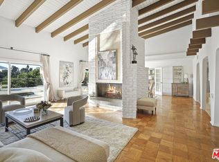 11253 Dona Lola Dr, Studio City, CA 91604