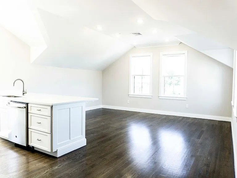 79 Linden St #4R — Photo 5