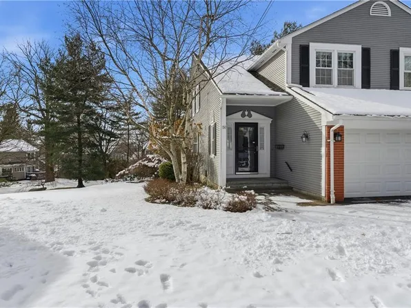 51 Arbor Dr, Providence, RI 02908