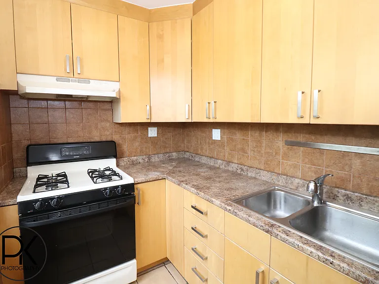 730 Leonard St #3 — Photo 15