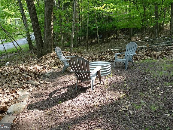 2nd image of 1080 Woodhaven Dr