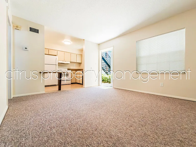 3034A Fairway Ln — Photo 4