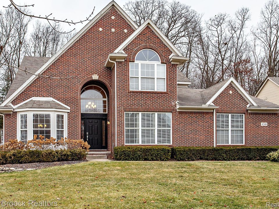 1st image of 4248 Delphine Dr