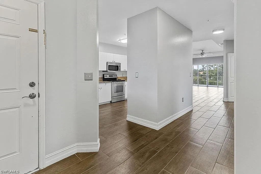 3 bed, 2.0 bath, 1431 sqft, $2,400 — Photo 3