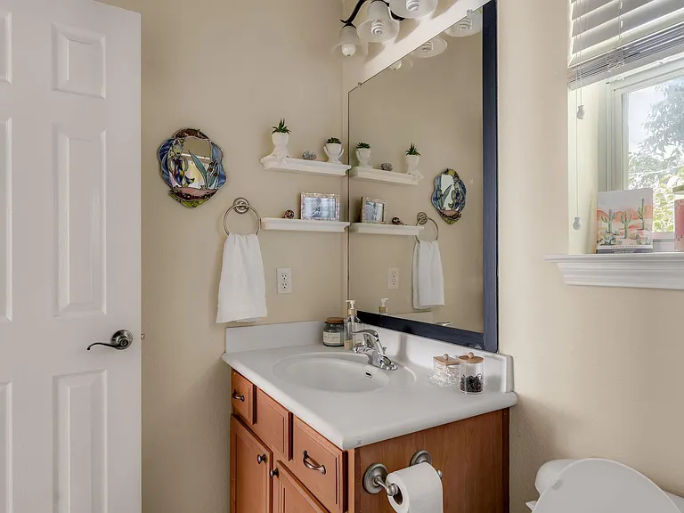 1821 Village Oak Ct — Photo 31