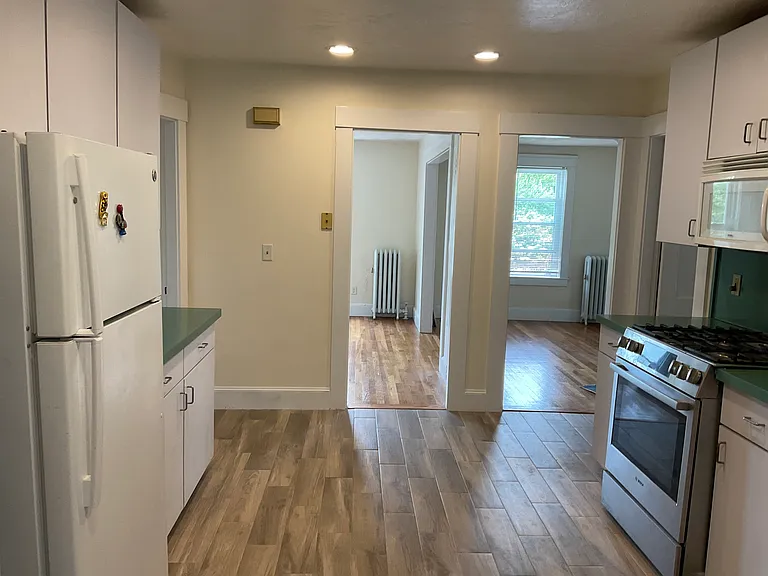 304 Thoreau St — Photo 6