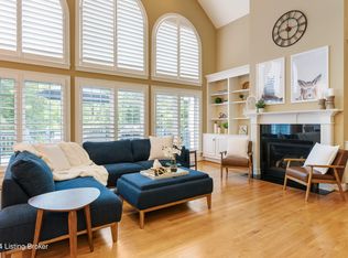 2622 Phoenix Hill Dr, Louisville, KY 40207