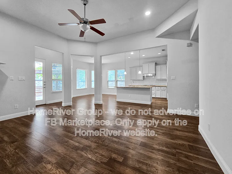5 bed, 4.0 bath, 3324 sqft, $4,720 — Photo 4