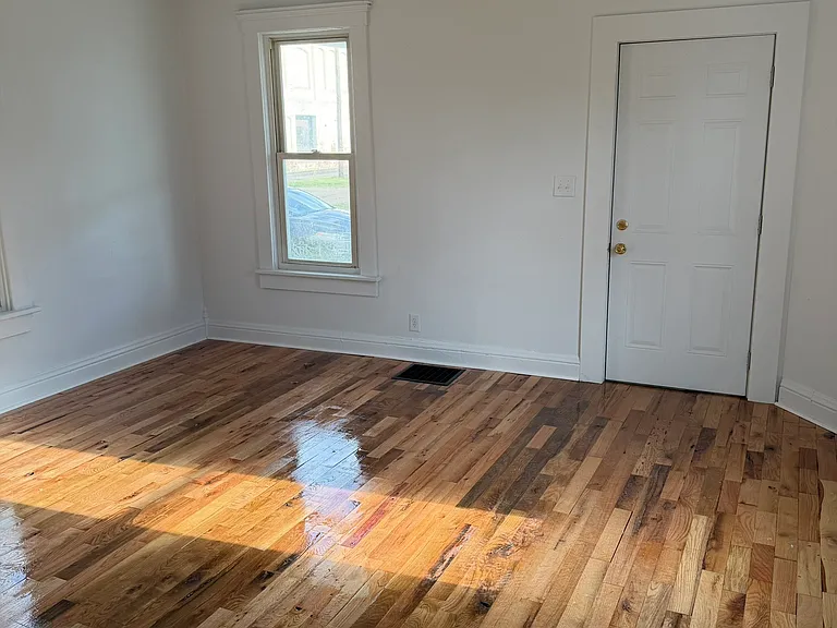 1144 Adams St — Photo 4
