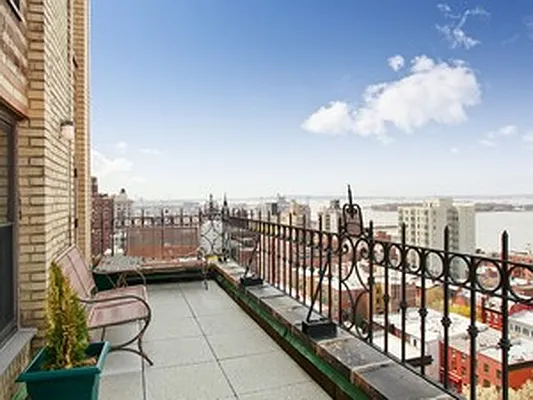 Sold by Corcoran | media 25