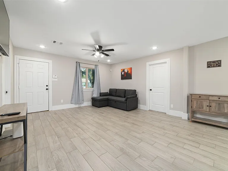 6720 Cathcart Dr — Photo 3