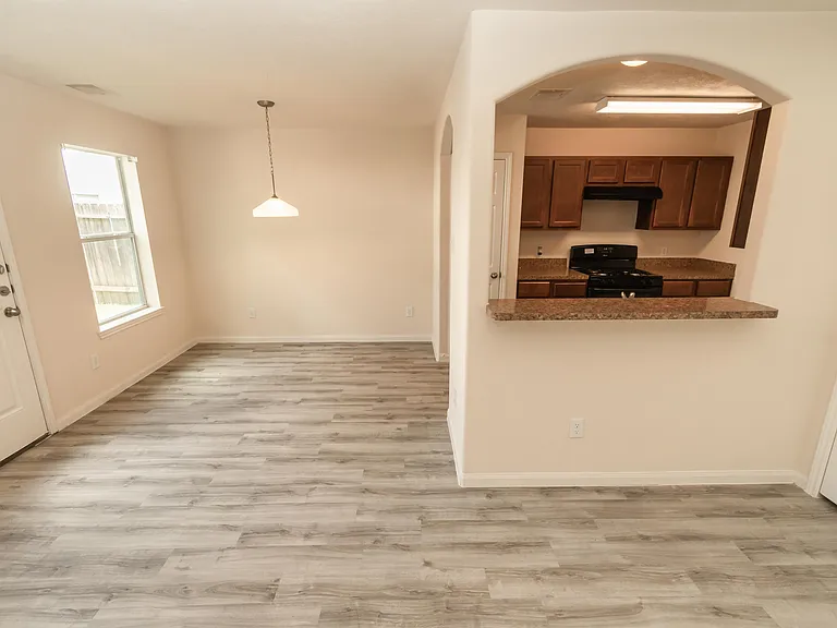 Santa Cecilia Ln — Photo 4