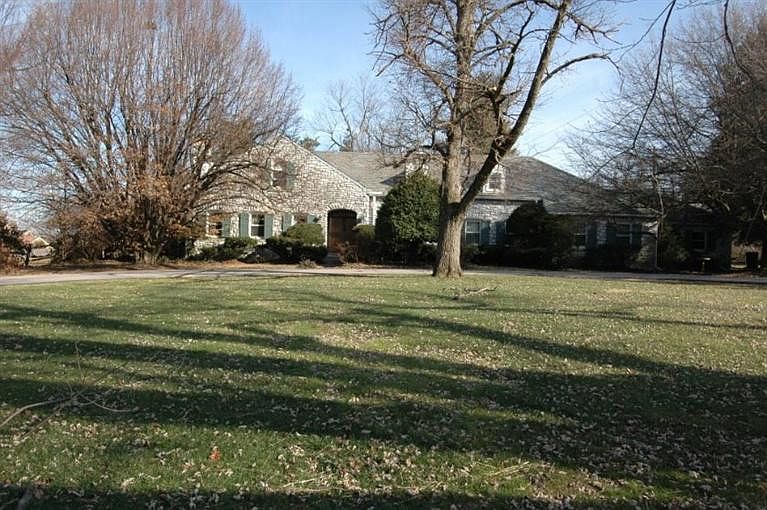1st image of 1747 Lakewood Dr