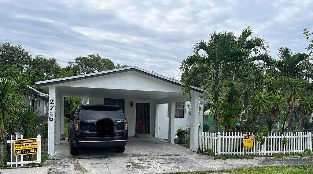 2 bed, 860 sqft, $2,100 — Photo 1
