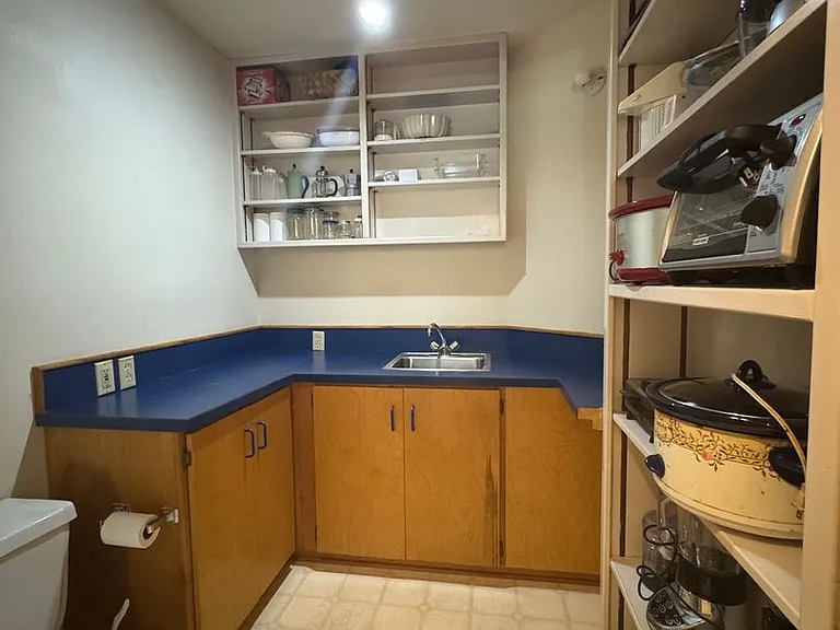 230 Kapualani St — Photo 10