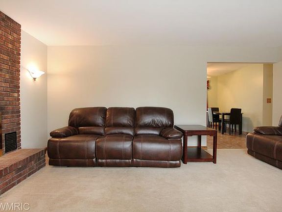 5th image of 3804 Parkland Ave SW
