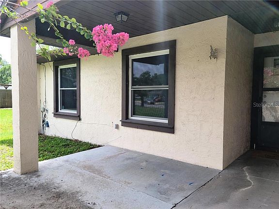 3rd image of 298 Live Oak Blvd