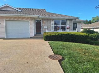 6 W Red Bud Ln, Trimble, MO 64492