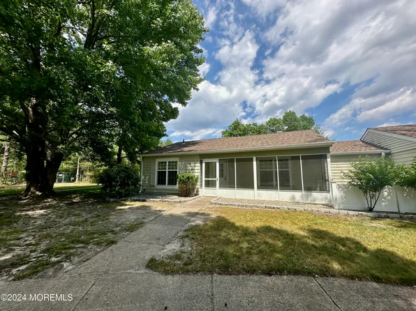 666A Farrington Court, Manchester, NJ 08759