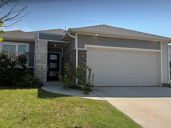 2nd image of 612 NW 182nd St