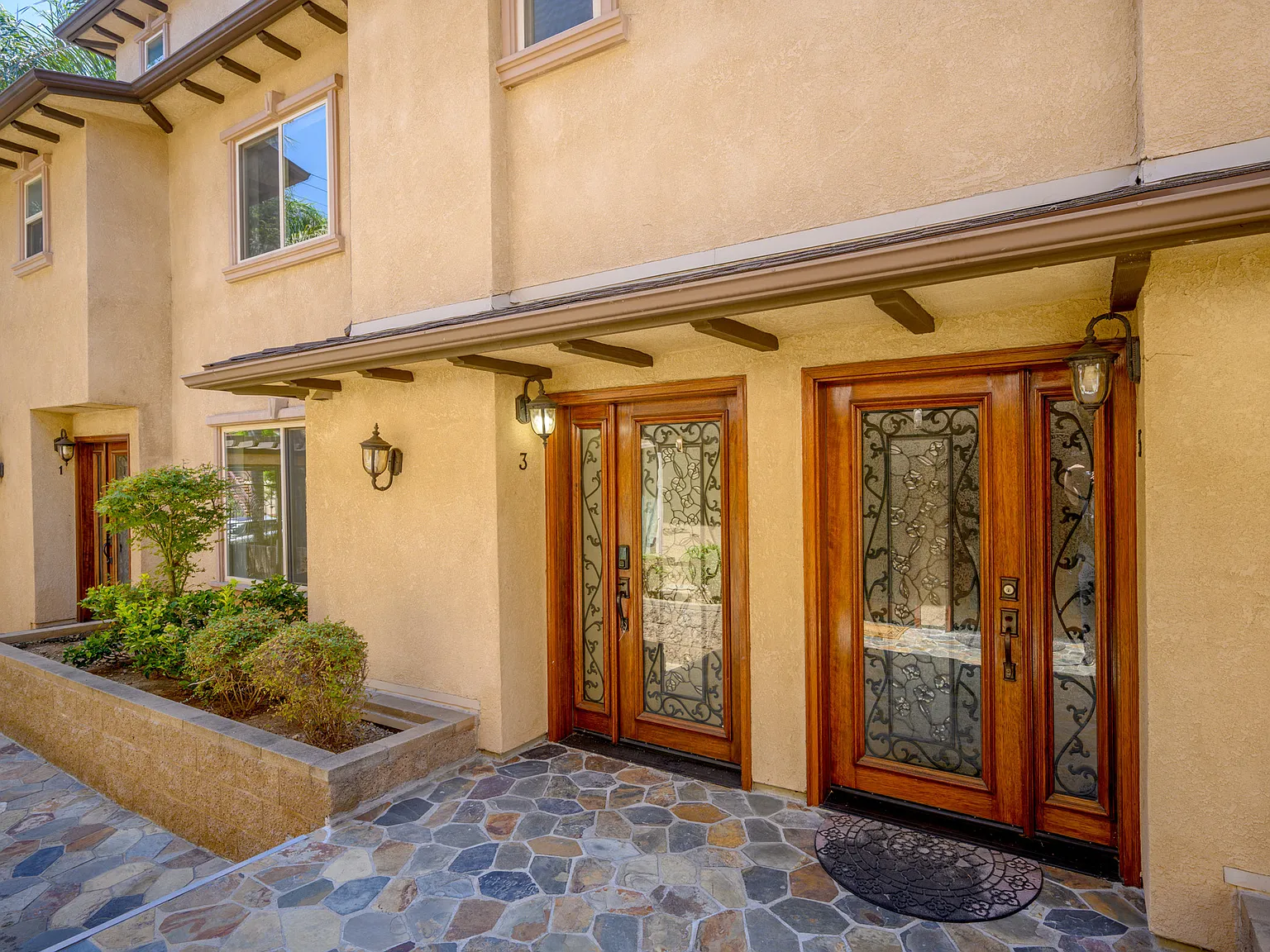 3 bed, 3.5 bath, 1520 sqft, $4,500 — Photo 3