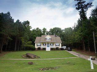 377 Twin Lakes Dr, Gray, GA 31032