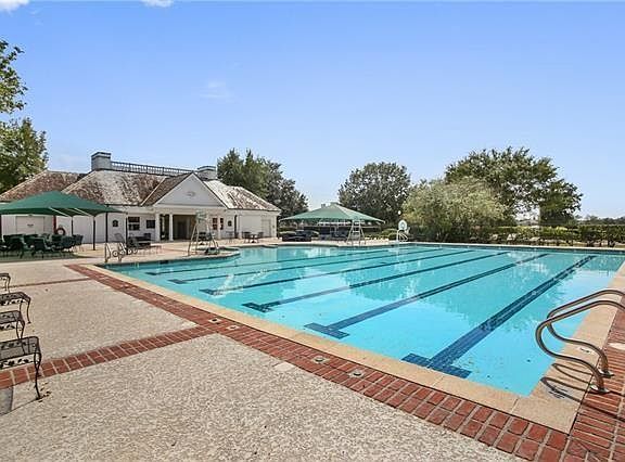 4th image of 5 Golf Villa Dr
