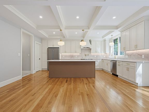 5th image of LOT 457 Walnut St