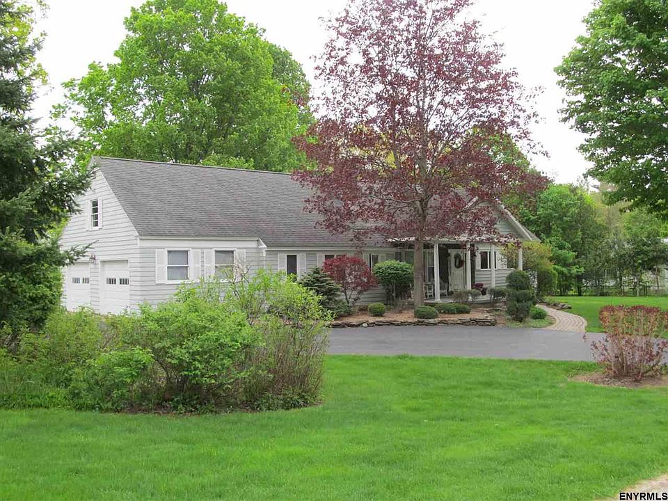 1st image of 10 Meadow Dr