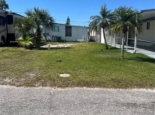 176 4th St W, Palmetto, FL 34221
