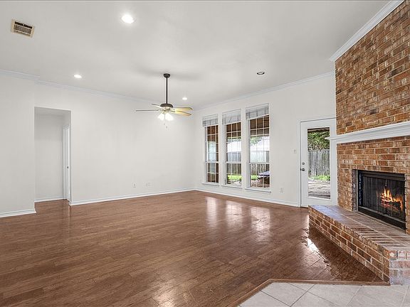 3rd image of 3314 Suzanne Dr