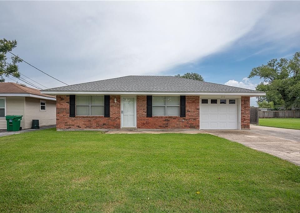 1st image of 216 Camelia Ave