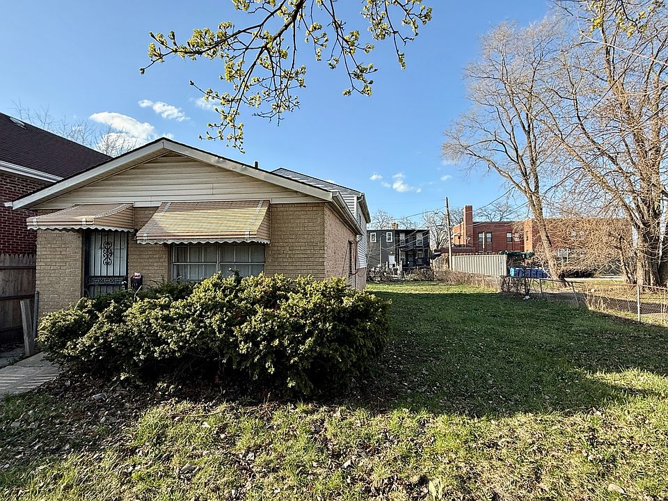 2nd image of 714 W 50th Pl