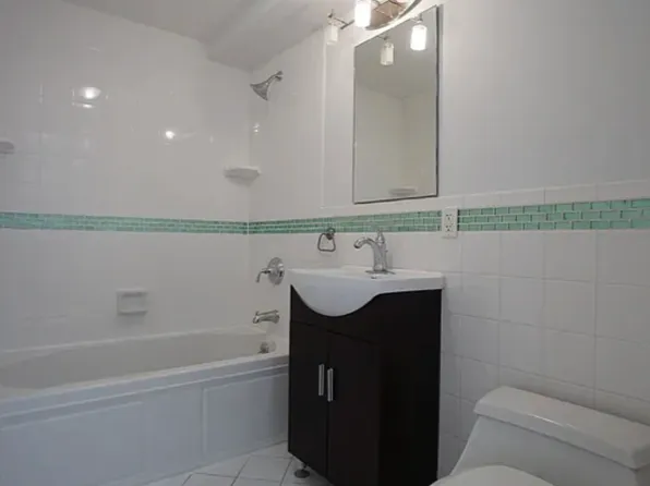 42 Meserole Street image 7 of 8