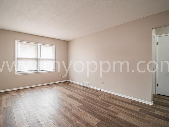 5th image of 2715 Greene Ave #2715