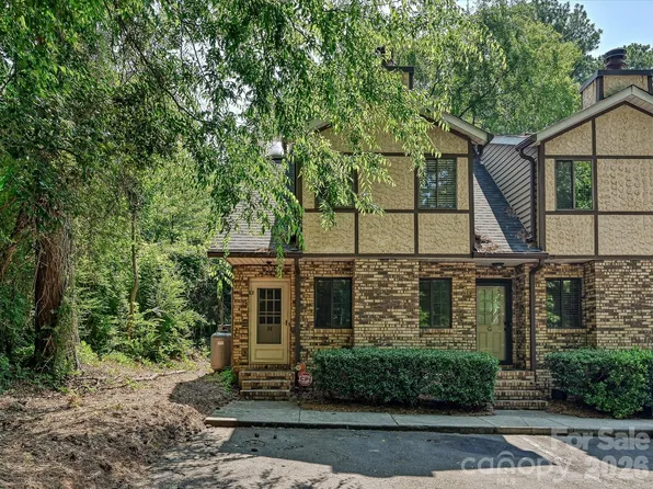 9111 Sharonbrook Dr, Charlotte, NC 28210