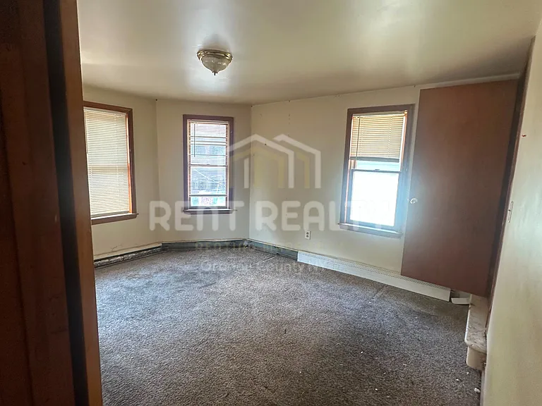 86 Linden Ave — Photo 8