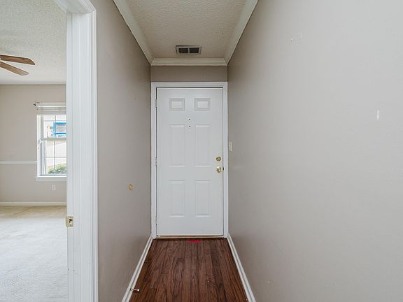 2nd image of 1849 Woodvine Ln