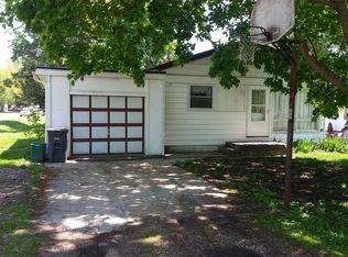 802 Sheridan Ave, Dixon, IL 61021