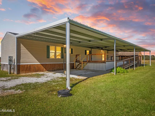 124 Landon Ln, Sunset, LA 70584