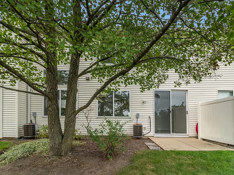 3071 Autumn Lake Dr — Photo 18