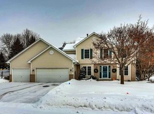 8729 Valley View Pl, Chanhassen, MN 55317