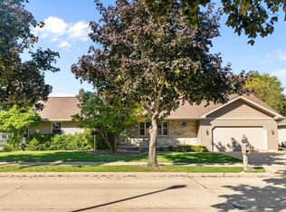 151 Graceland Dr, Oshkosh, WI 54904