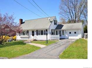46 Meadowbrook Dr, Bristol, CT 06010