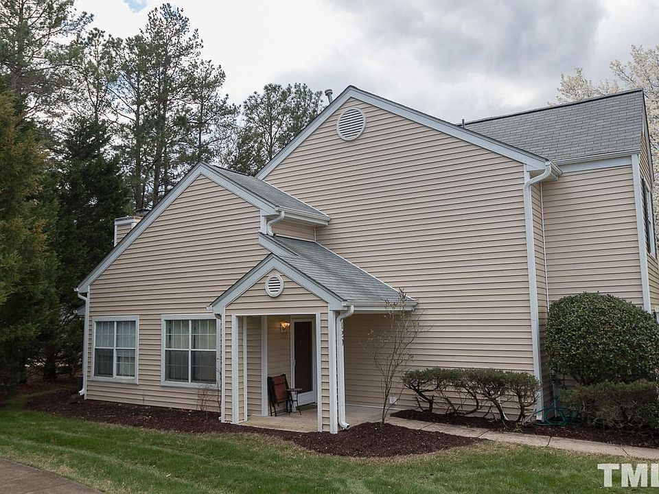1st image of 120 Sir Richard Ln