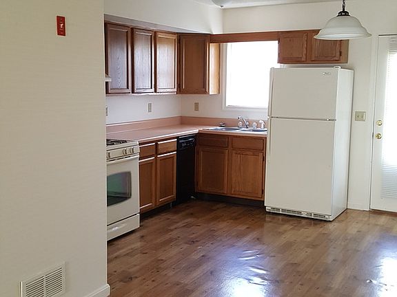 2nd image of 303 Half St #3