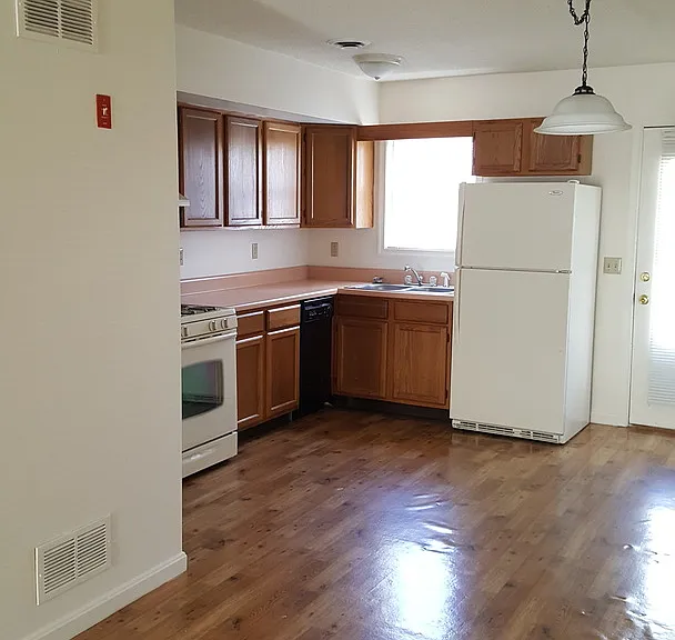 303 Half St — Photo 2